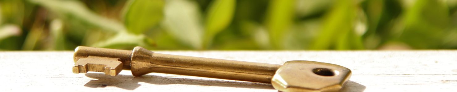 close-up-key-table-outdoors